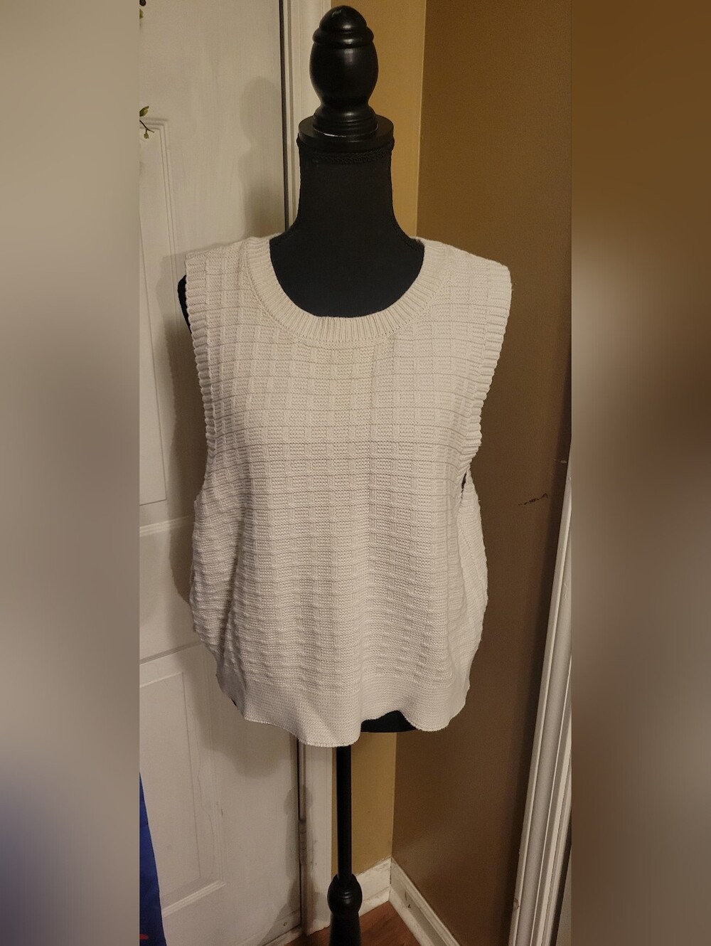 Women's Beige/Cream Plus Size Ribbed Knit Sweater Vest, Size 3X